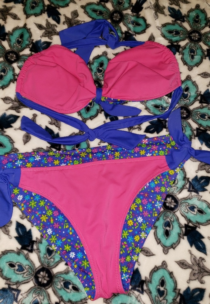 2pc Reversible Bikini Size Medium - image 2
